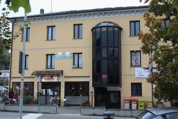 Ivrea, Via S.Ulderico Ufficio al p.1°