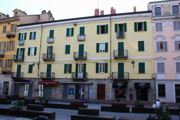 Ivrea - Piazza V.Emanuele (di città)
